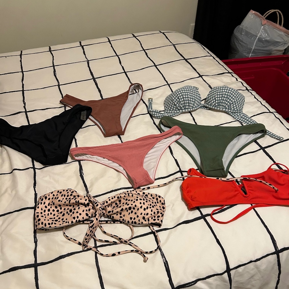 Miscellaneous tops and bottoms